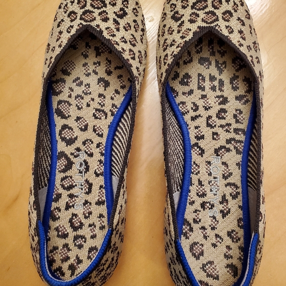 Rothy's lightly worn like new size 8.5 original box & packing - Picture 6 of 6